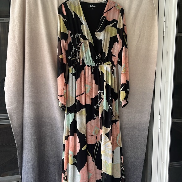 Lulu's Maxi Dress Size medium Black Floral Print Long Sleeves Lined - Picture 4 of 8
